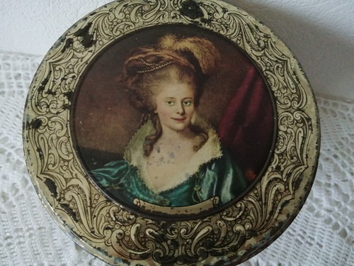 Ancienne boîte biscuits - à, en