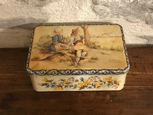 Ancienne boîte biscuits en - boîte,