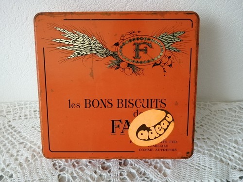 Ancienne boîte biscuits - ancienne,