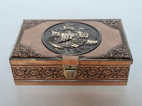 Ancienne boite biscuits en - boite,