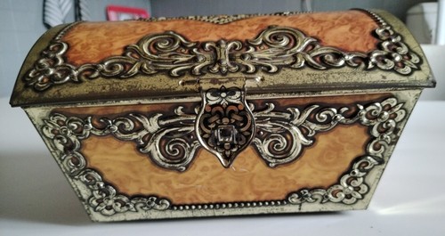 Ancienne boite biscuit - boite, a
